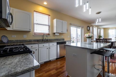 2590 Rourke Dr, Aurora, IL 60503 photo 8