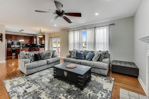 1505 Russell Dr, Hoffman Estates, IL 60192 photo 12