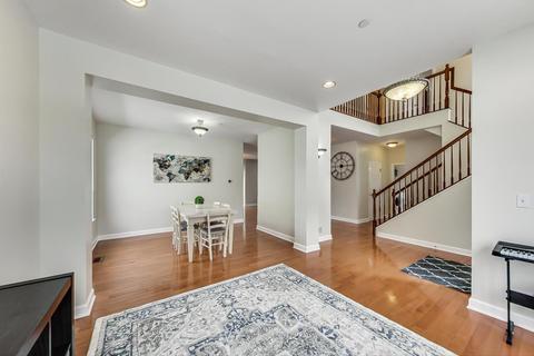 1505 Russell Dr, Hoffman Estates, IL 60192 photo 4