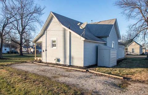 218 E 13th St, Georgetown, IL 61846 photo 2