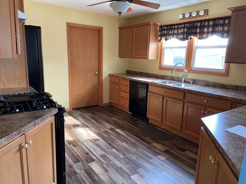 106 N Taylor St, Cherry, IL 61317 photo 7