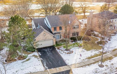 7023 Dada Dr, Gurnee, IL 60031 photo 2