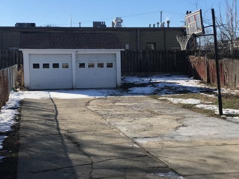 705 Spring St, Aurora, IL 60505 photo 2