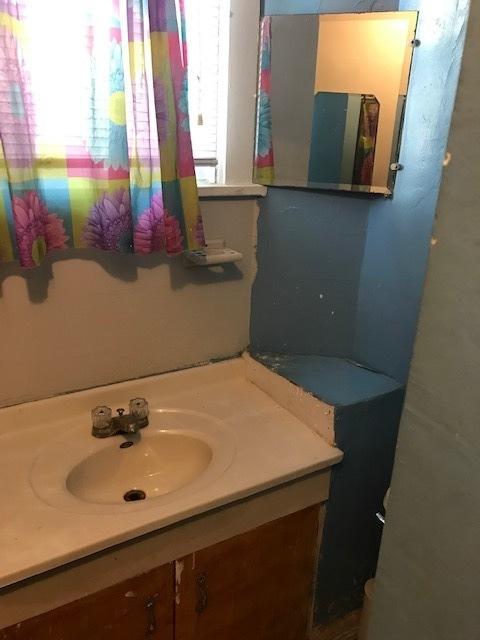 705 Spring St, Aurora, IL 60505 photo 13