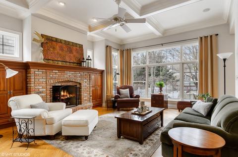 904 James Ct, Wheaton, IL 60189 photo 8