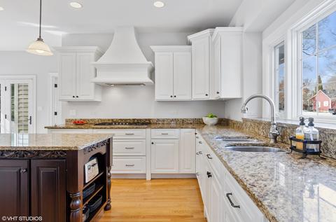 904 James Ct, Wheaton, IL 60189 photo 12