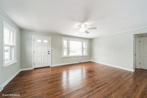2711 Eisenhower Dr, Des Plaines, IL 60018 photo 3