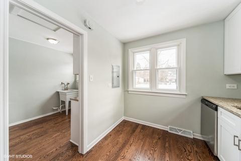 2711 Eisenhower Dr, Des Plaines, IL 60018 photo 7
