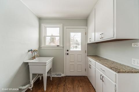 2711 Eisenhower Dr, Des Plaines, IL 60018 photo 8