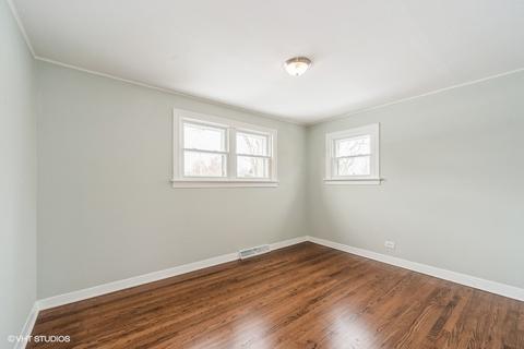 2711 Eisenhower Dr, Des Plaines, IL 60018 photo 9