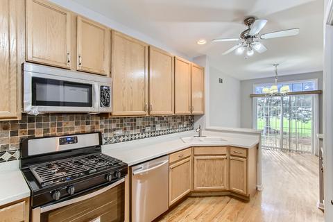 1736 Pershing Ave, Wheaton, IL 60189 photo 5