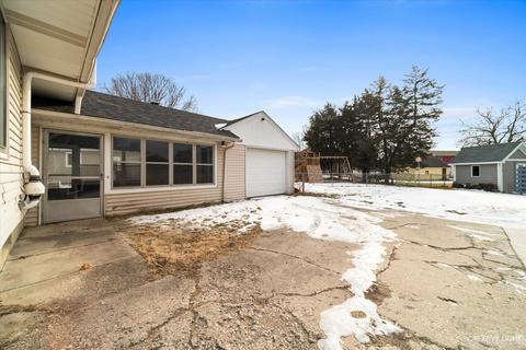 75 E Jackson St, Oswego, IL 60543 photo 4