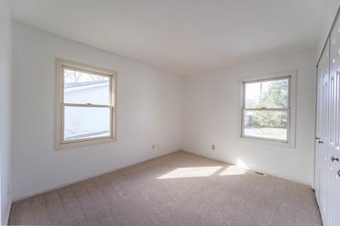 2208 Manor Ln, Mchenry, IL 60051 photo 7