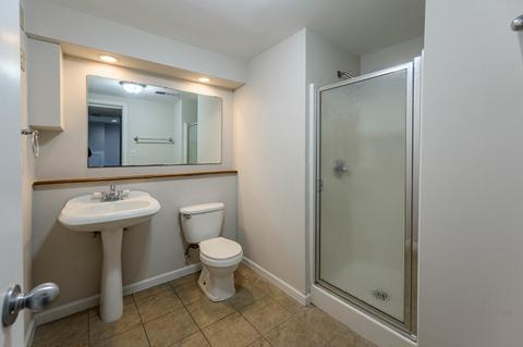 2208 Manor Ln, Mchenry, IL 60051 photo 11