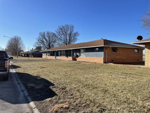 302 S John St, Thomasboro, IL 61878 photo 1