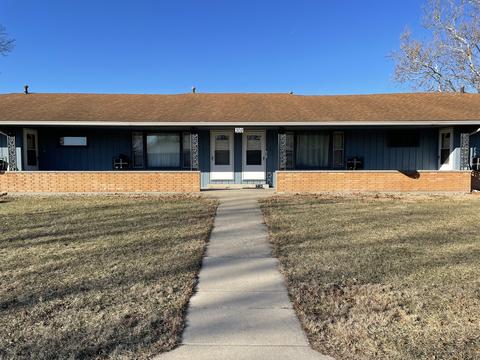 302 S John St, Thomasboro, IL 61878 photo 2