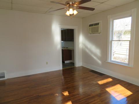 618 E Illinois Ave, Morris, IL 60450 photo 3