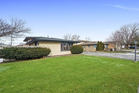7818 W 80th Pl, Bridgeview, IL 60455 photo 4