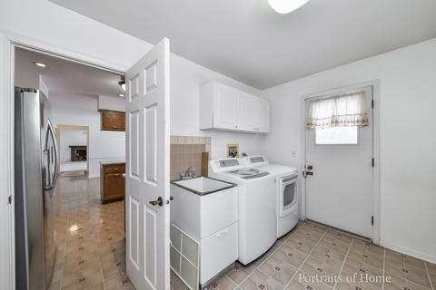 2064 Gladstone Dr, Wheaton, IL 60189 photo 14