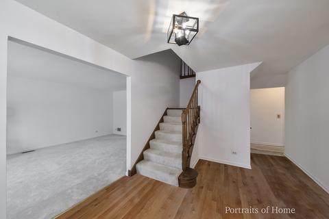 2064 Gladstone Dr, Wheaton, IL 60189 photo 3