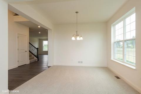 157 Hedgerow Dr, Elgin, IL 60124 photo 2