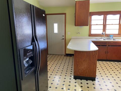 418 E Jackson St, Belvidere, IL 61008 photo 5