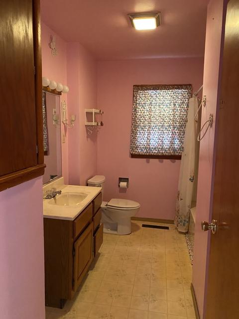 418 E Jackson St, Belvidere, IL 61008 photo 9