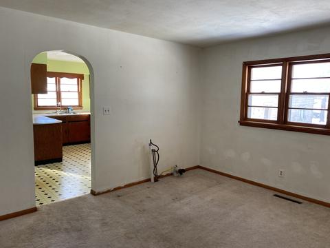 418 E Jackson St, Belvidere, IL 61008 photo 6