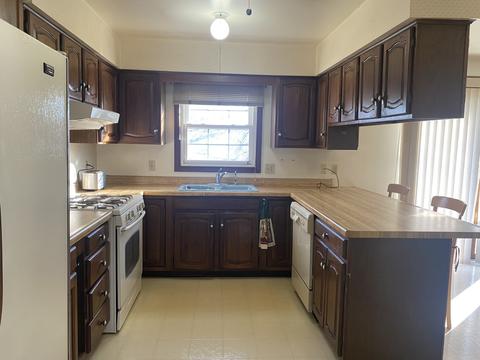 1026 27th St, Peru, IL 61354 photo 3
