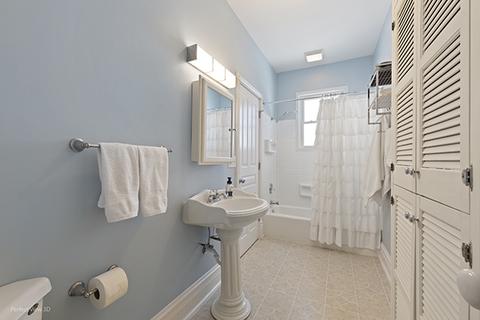 318 E Union Ave, Wheaton, IL 60187 photo 12