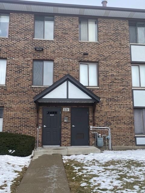 231 Gregory St #3, Aurora, IL 60504 photo 1