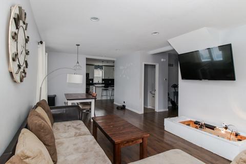 907 S Linden St, Normal, IL 61761 photo 8