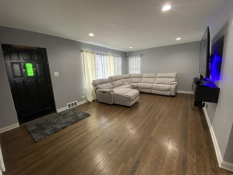 5637 Bohlander Ave, Berkeley, IL 60163 photo 2