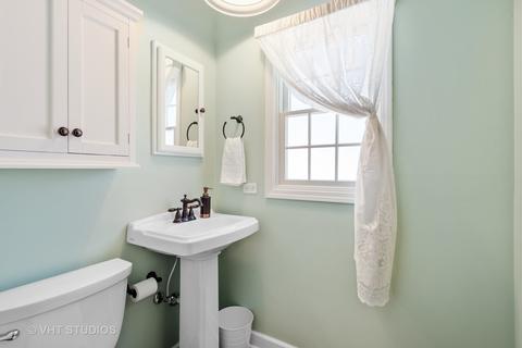 818 N Blanchard St, Wheaton, IL 60187 photo 7