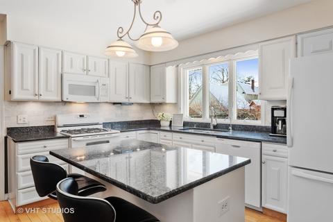 818 N Blanchard St, Wheaton, IL 60187 photo 4