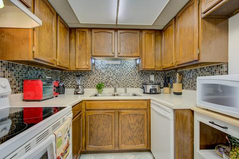 3305 Kirchoff Rd #1B, Rolling Meadows, IL 60008 photo 6