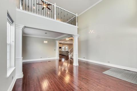 351 Comstock Dr, Elgin, IL 60124 photo 7
