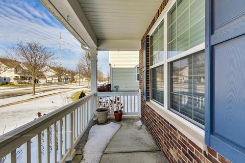 351 Comstock Dr, Elgin, IL 60124 photo 2