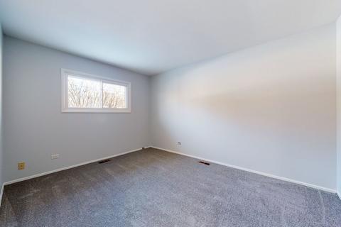 1490 Dennison Rd, Hoffman Estates, IL 60169 photo 10