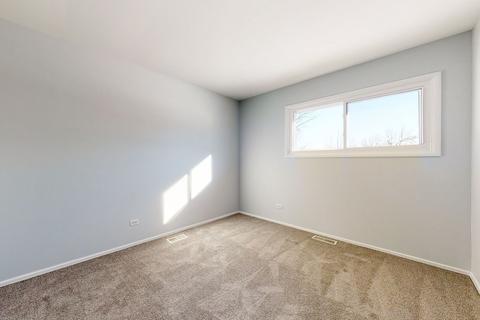 1490 Dennison Rd, Hoffman Estates, IL 60169 photo 13