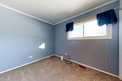 1490 Dennison Rd, Hoffman Estates, IL 60169 photo 15