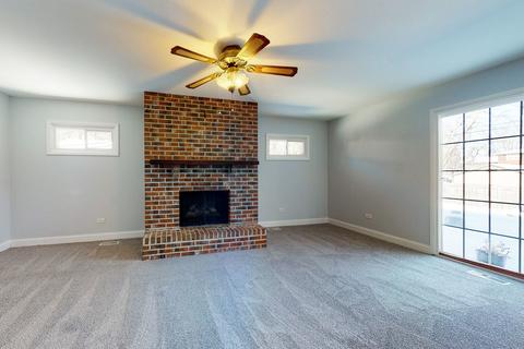 1490 Dennison Rd, Hoffman Estates, IL 60169 photo 2
