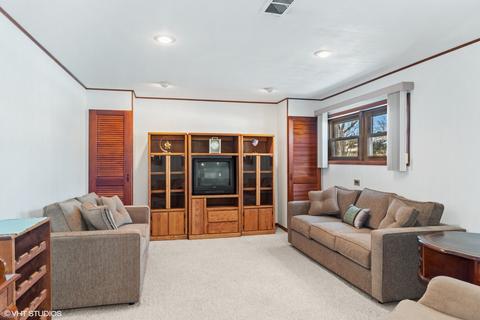 227 Crescent Dr, Glenview, IL 60025 photo 7