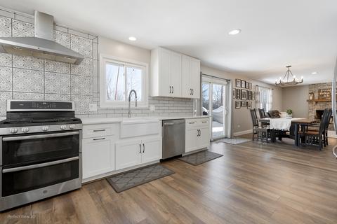 293 S Fork Dr, Gurnee, IL 60031 photo 3
