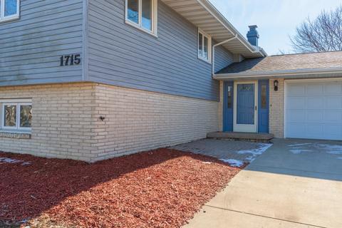 1715 Cook Dr, Normal, IL 61761 photo 2
