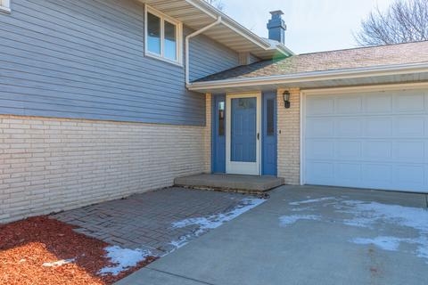 1715 Cook Dr, Normal, IL 61761 photo 3