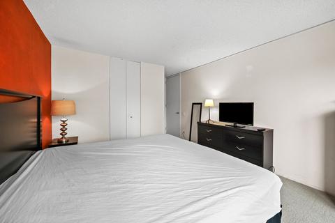 30 E Huron St #2410, Chicago, IL 60611 photo 13