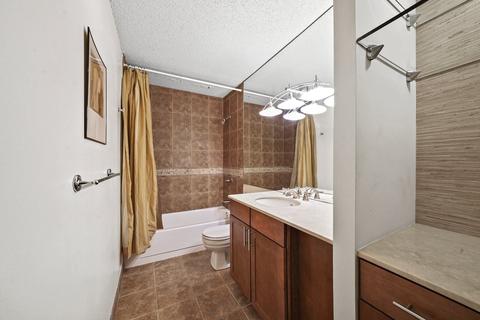 30 E Huron St #2410, Chicago, IL 60611 photo 17