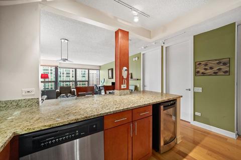 30 E Huron St #2410, Chicago, IL 60611 photo 3