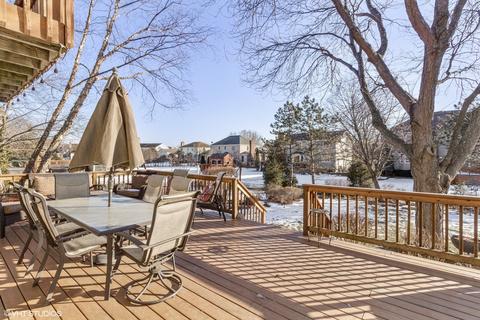 1575 Brittany Ln, Hoffman Estates, IL 60192 photo 4